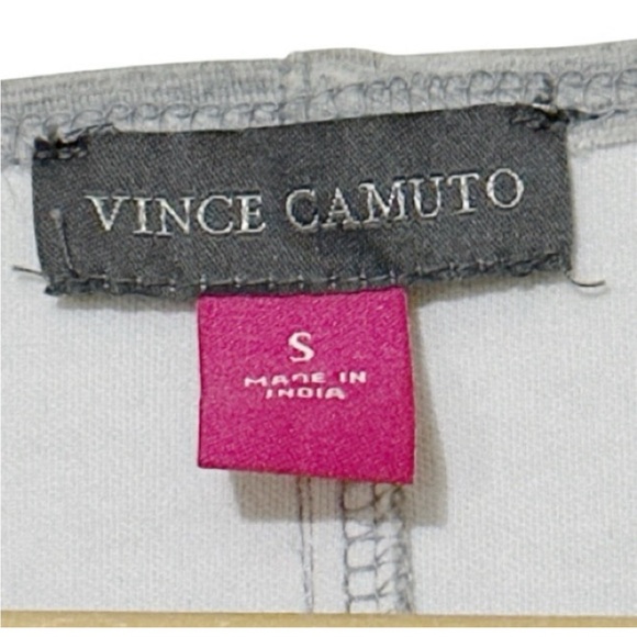 Vince Camuto Stretchy Gray Puff
Sleeve Women's Top NEW - Size Small - Picture 3 of 4